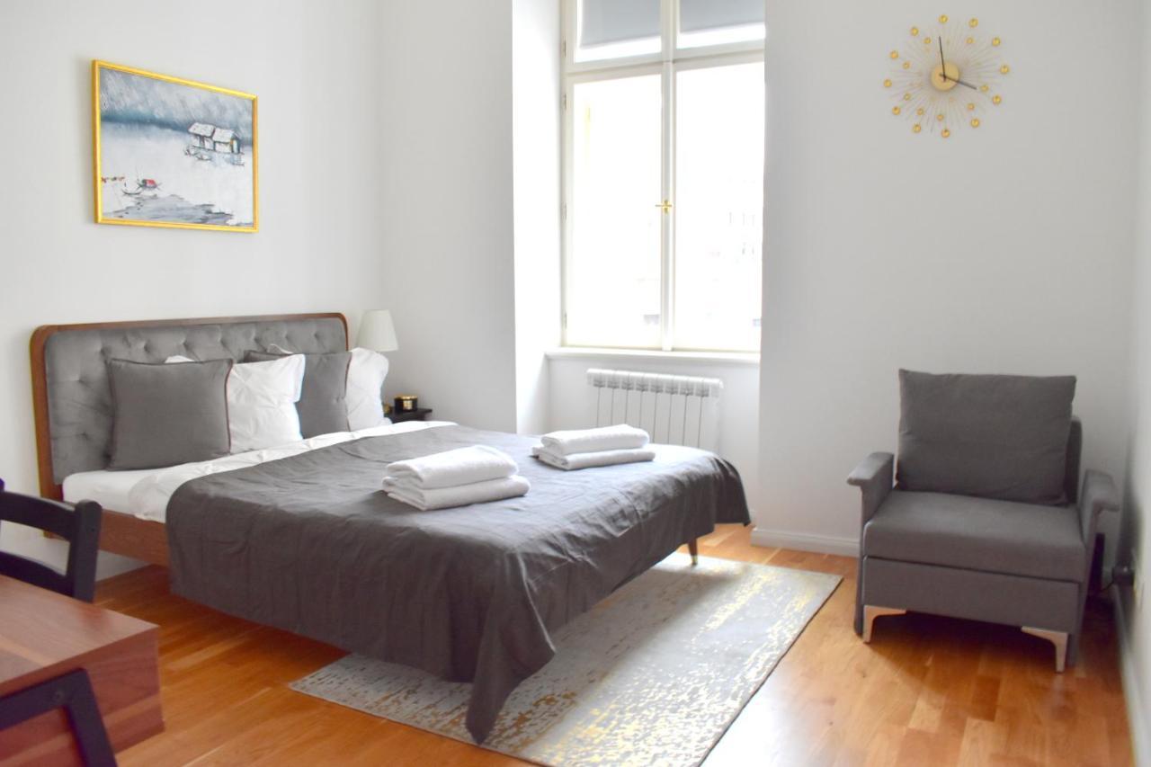 Lovely Apartment In Center Prague Luaran gambar